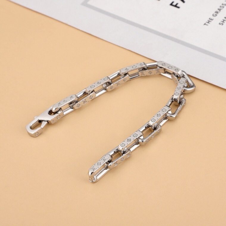 Louis Vuitton Monogram Chain Bracelet    M00308 - DesignerGu