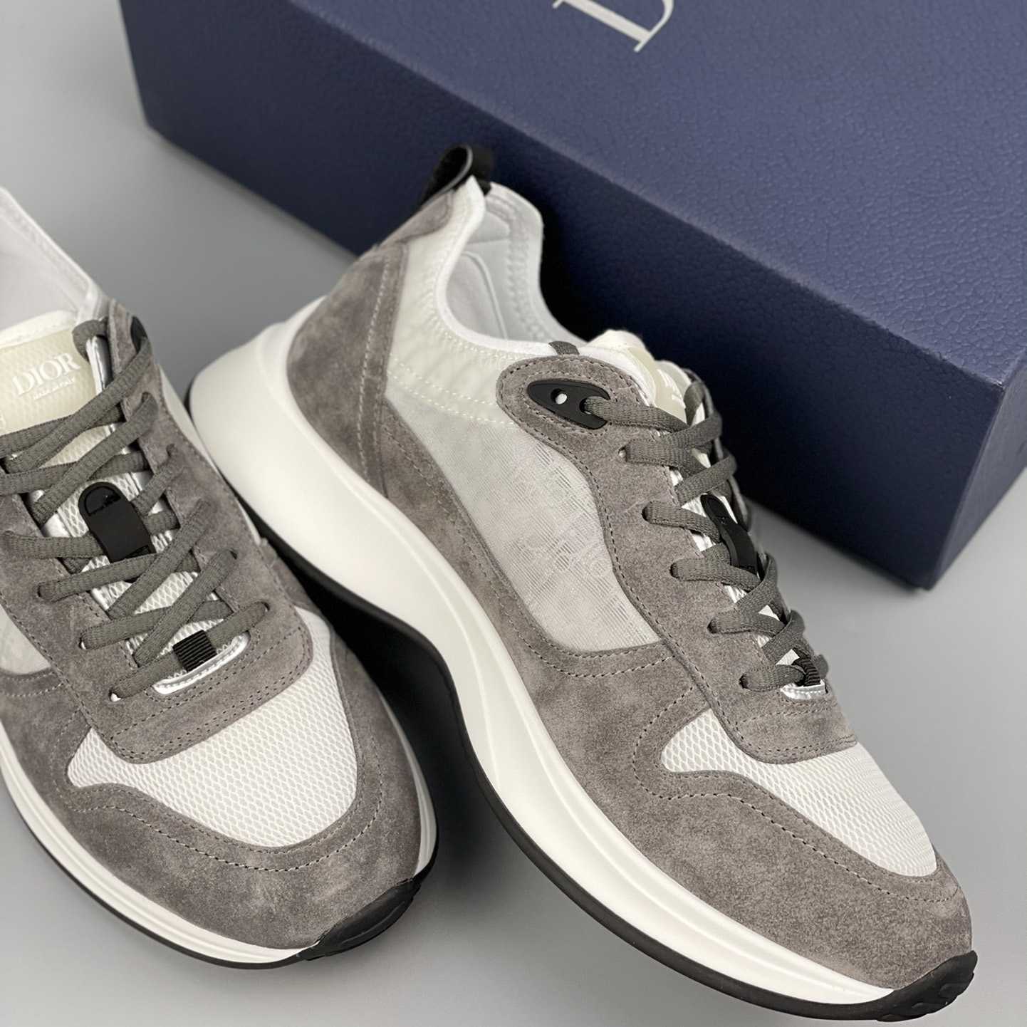 Dior B25 Runner Sneaker - DesignerGu