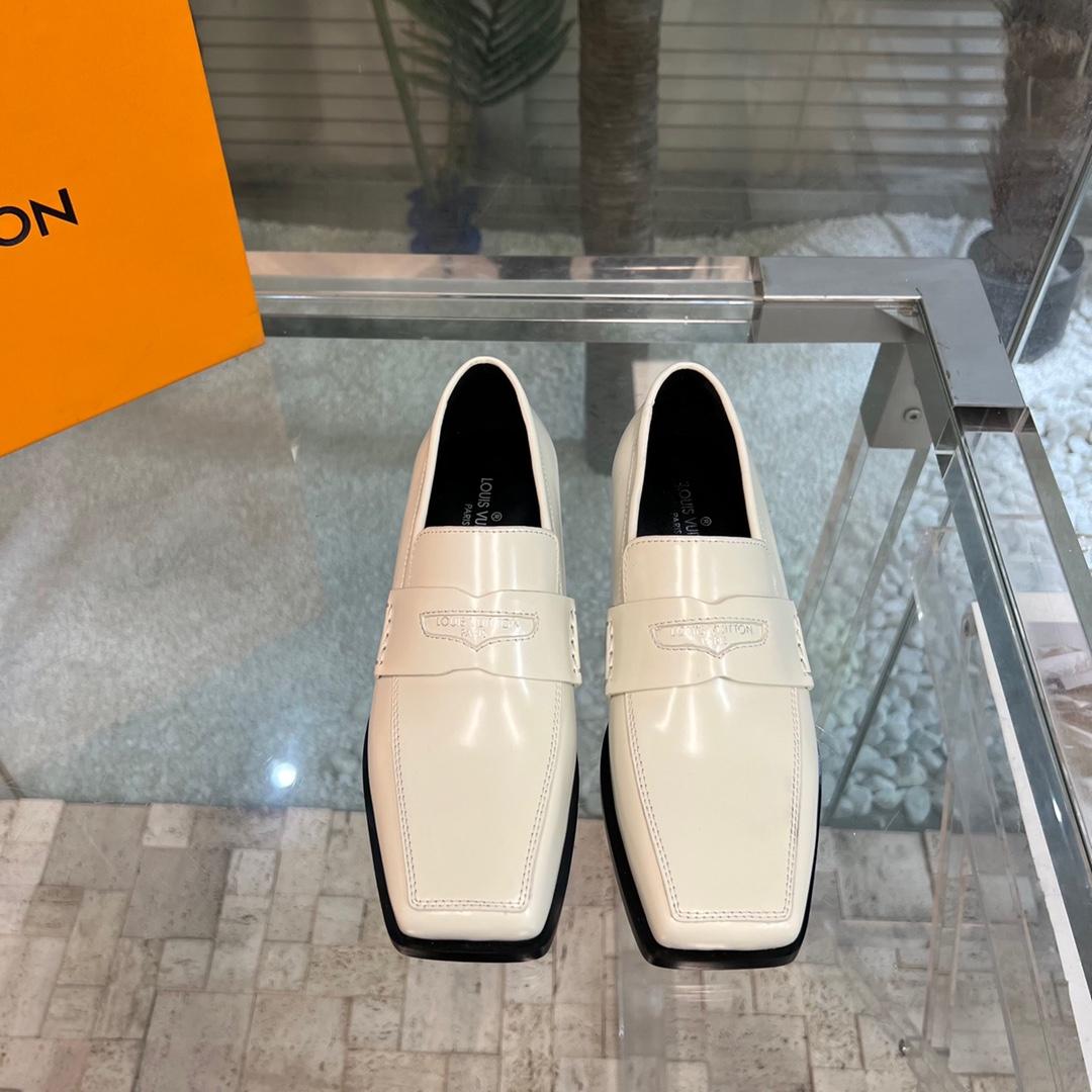 Louis Vuitton Connelly Flat Loafer       - DesignerGu