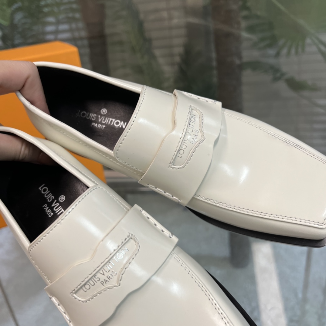 Louis Vuitton Connelly Flat Loafer       - DesignerGu