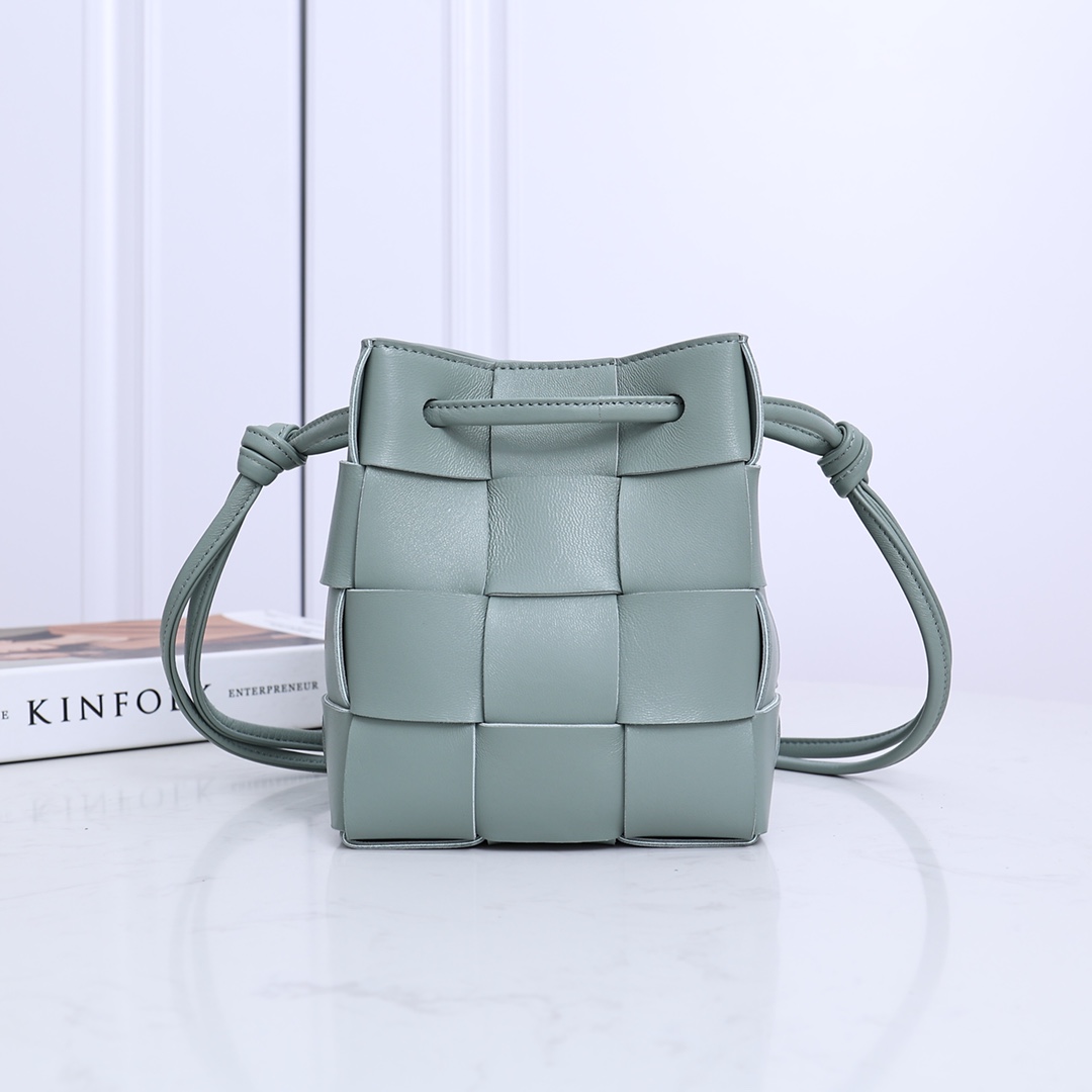 Bottega Veneta Small Cassette Bucket Bag - DesignerGu