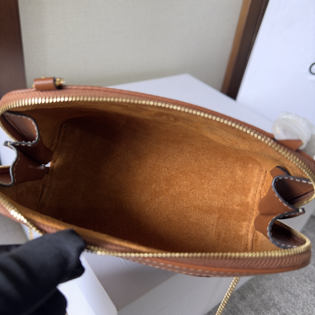 Celine Clutch On Chain Cuir Triomphe In Smooth Calfskin Tan - DesignerGu