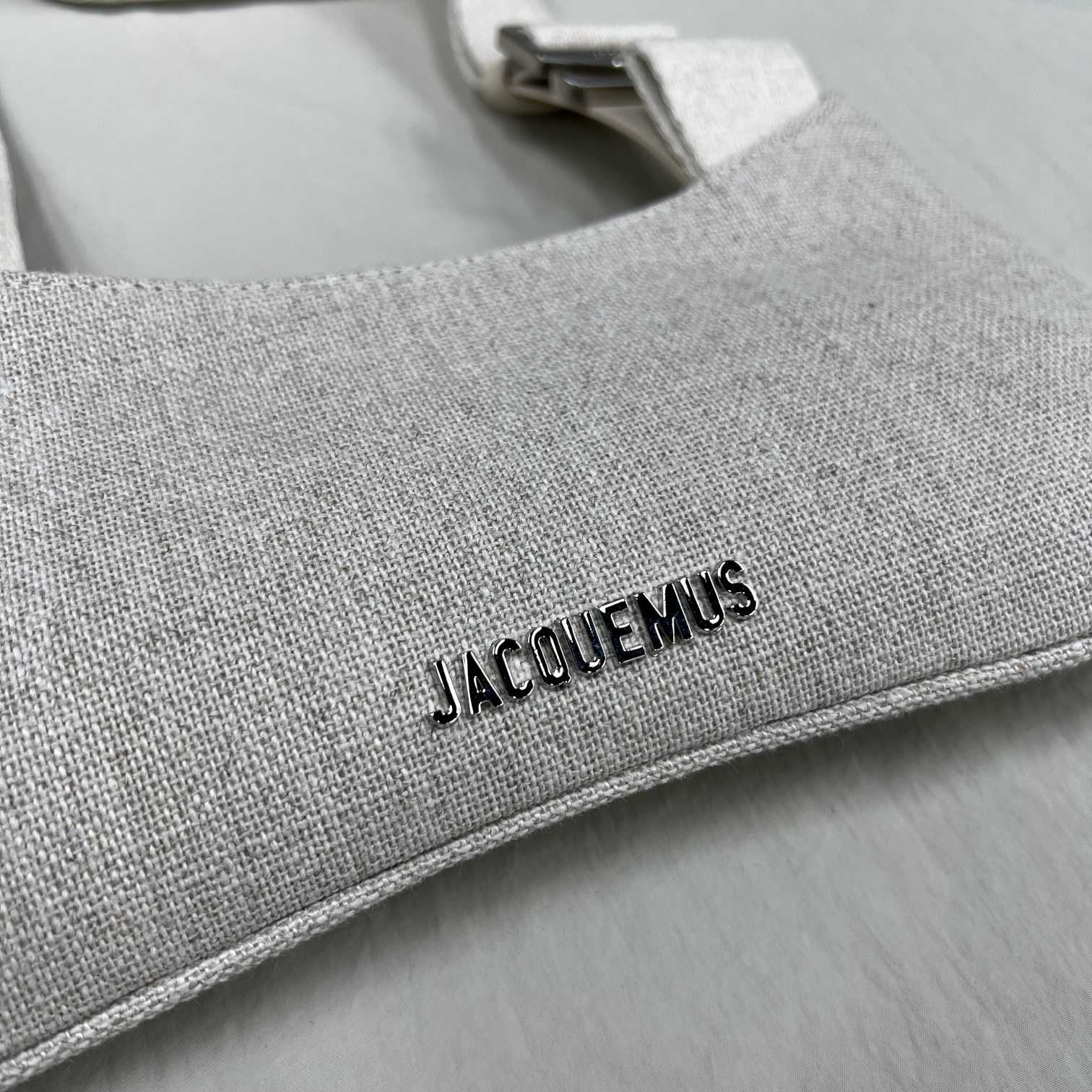 Jacquemus Le Bisou Gros Grain Buckled Shoulder Bag - DesignerGu