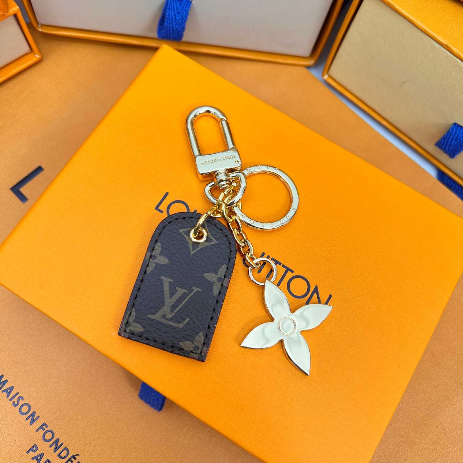 Louis Vuitton LV For You And Me Bag Charm & Key Holder   M00833 - DesignerGu