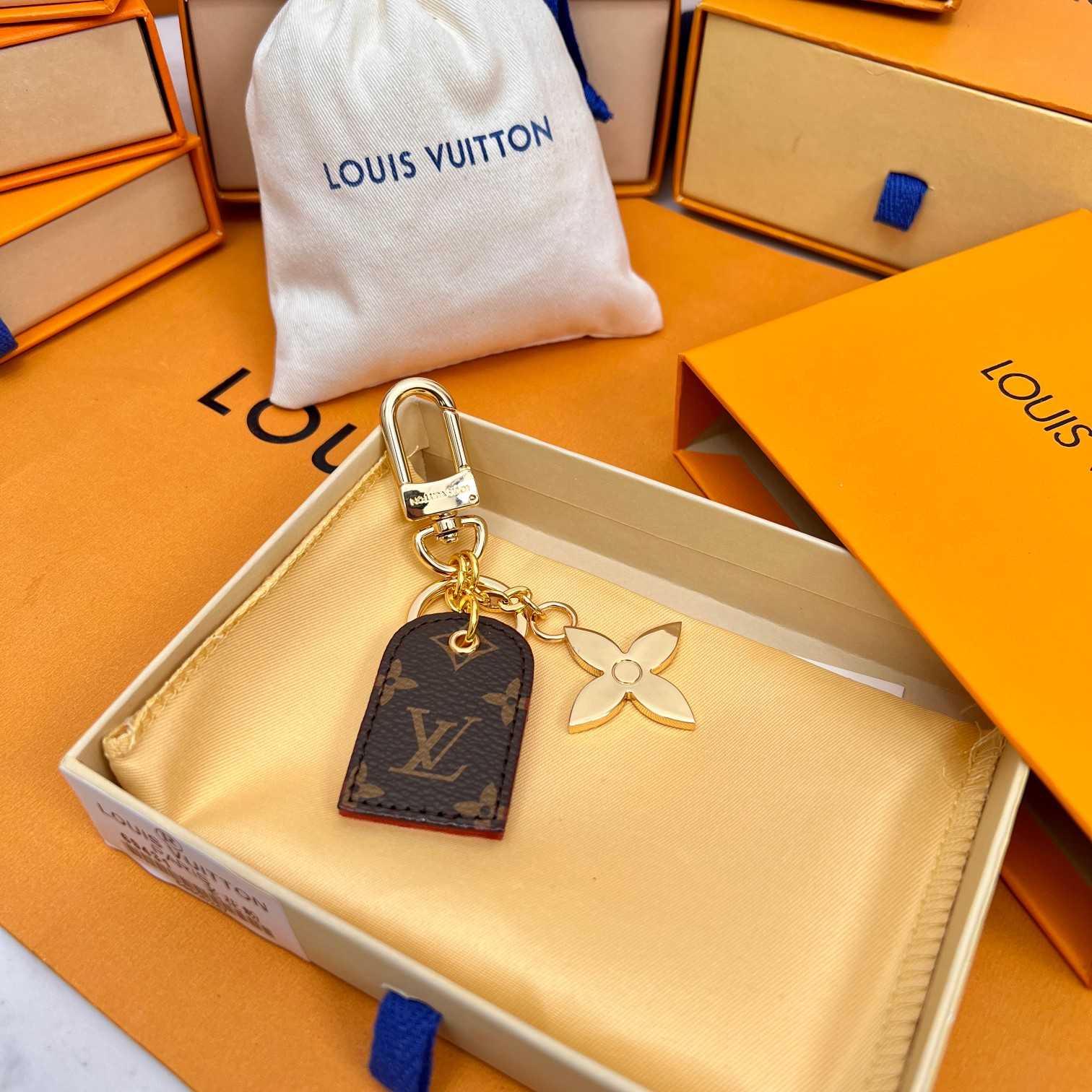 Louis Vuitton LV For You And Me Bag Charm & Key Holder   M00833 - DesignerGu