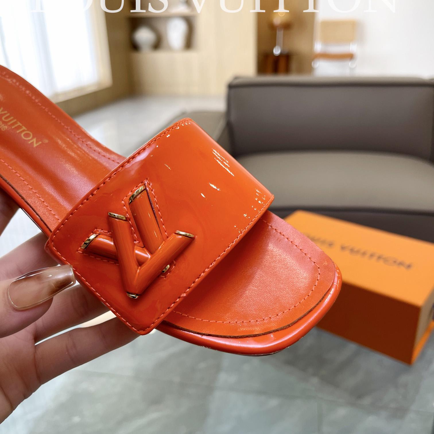 Louis Vuitton Shake Flat Mule       - DesignerGu