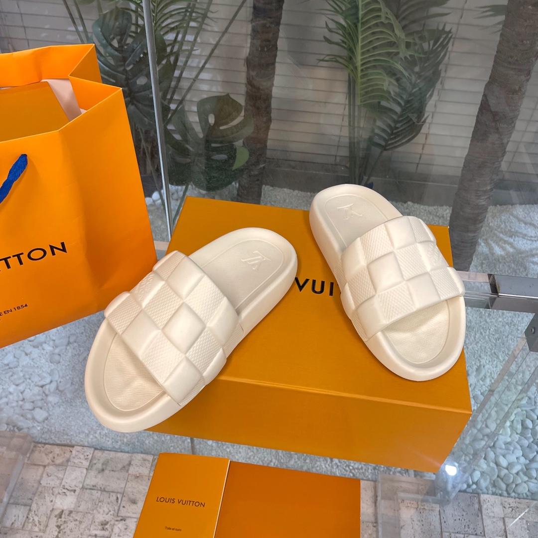 Louis Vuitton Waterfront Mules   1AAR9U - DesignerGu