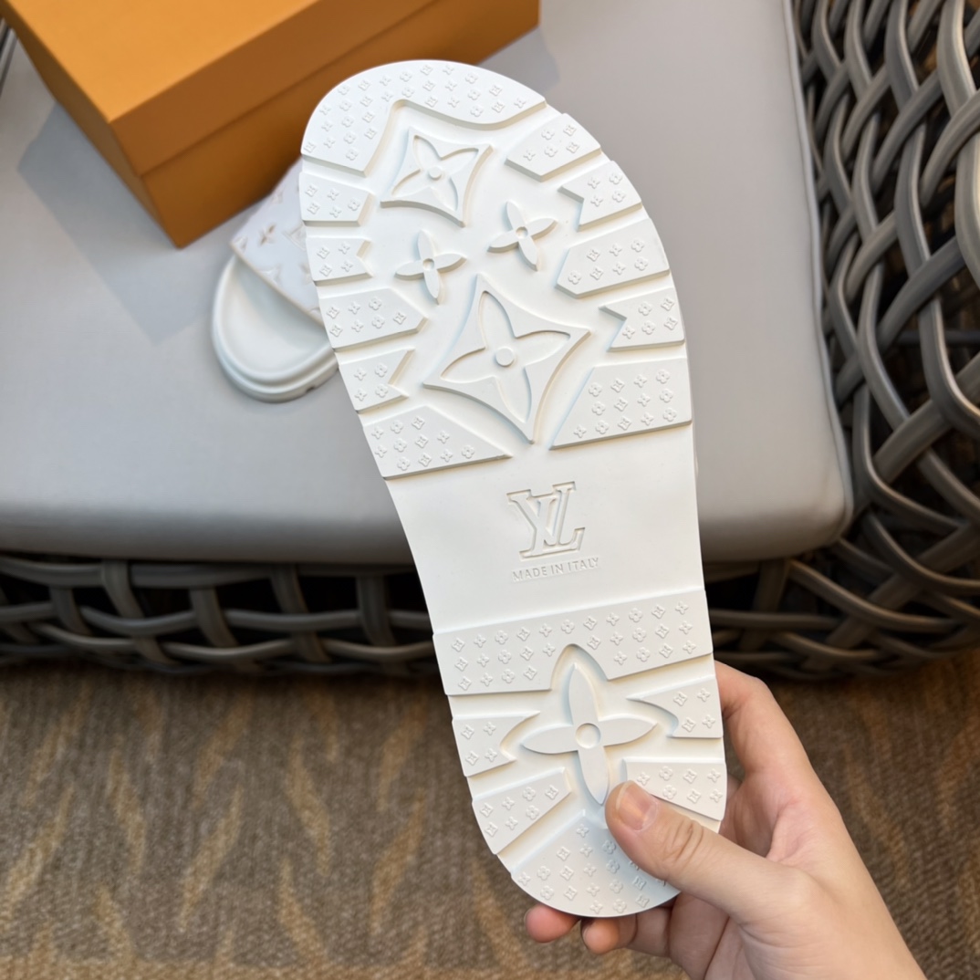 Louis Vuitton Monogram Sandals - DesignerGu