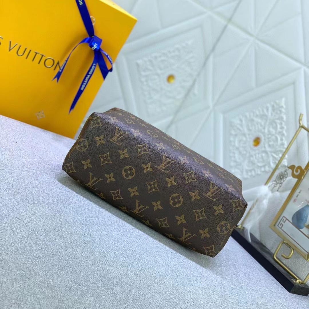 Louis Vuitton Cosmetic Pouch (27-18-9CM)      - DesignerGu