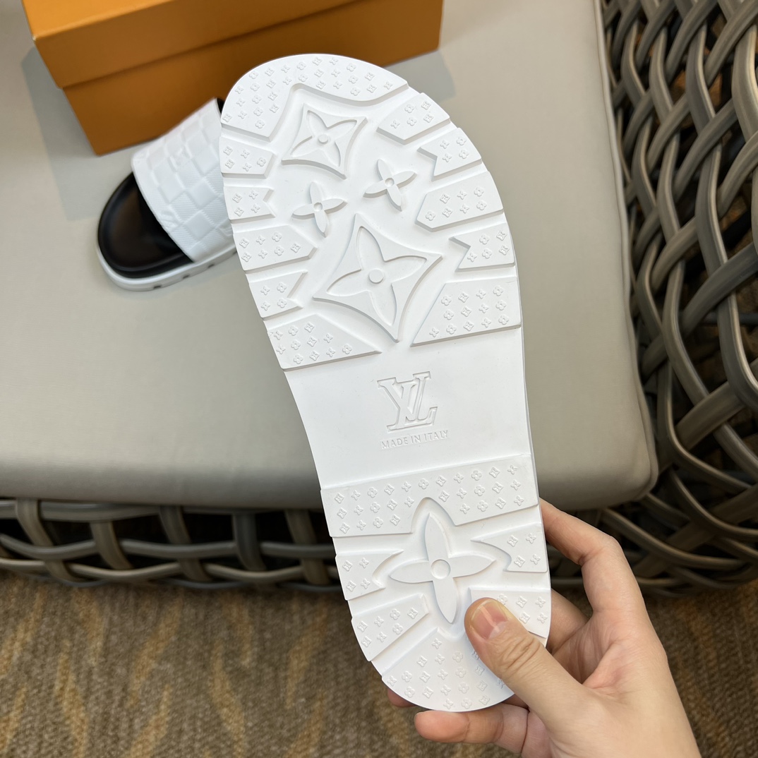 Louis Vuitton Monogram Sandals - DesignerGu