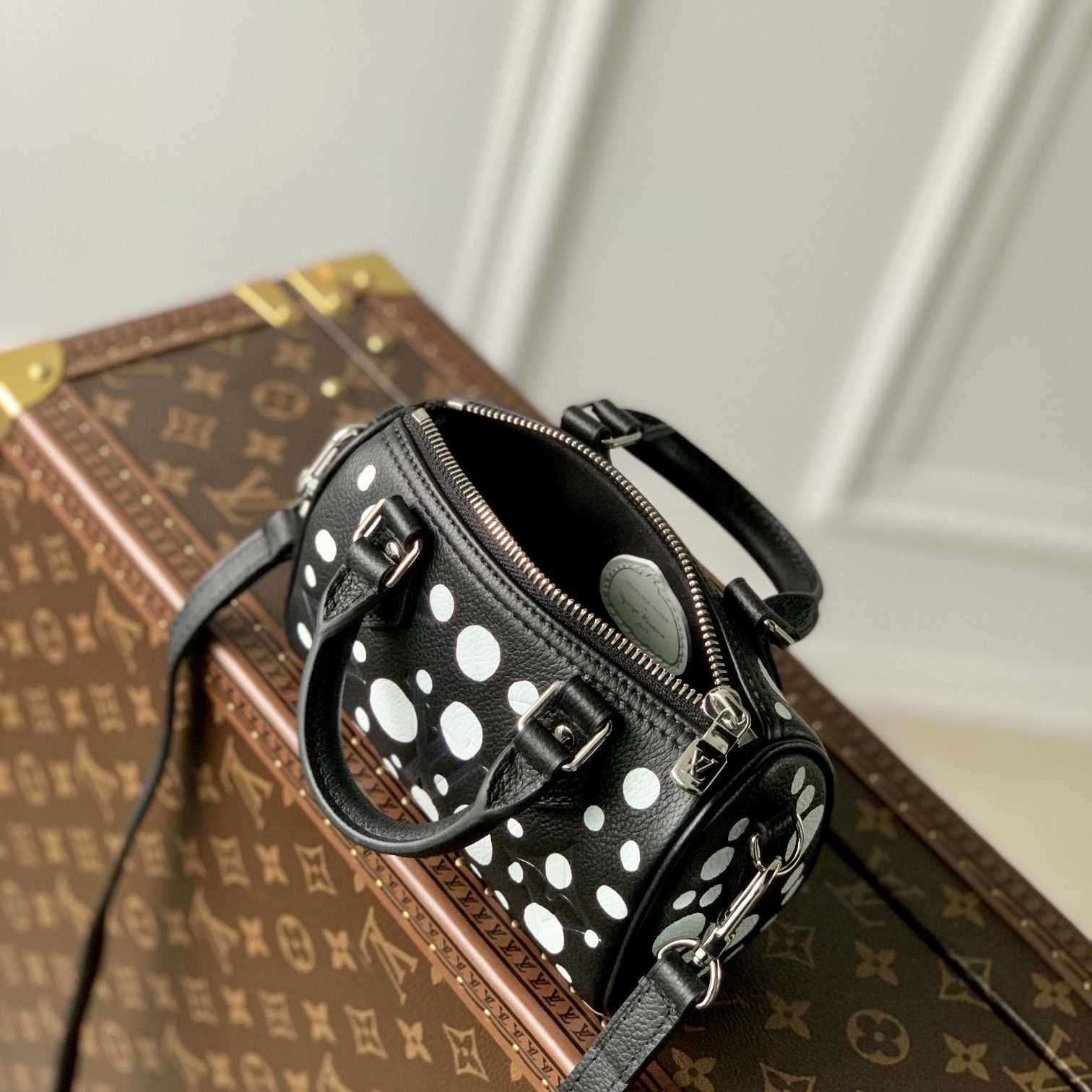 Louis Vuitton LV x YK Nano Speedy   M81910 - DesignerGu