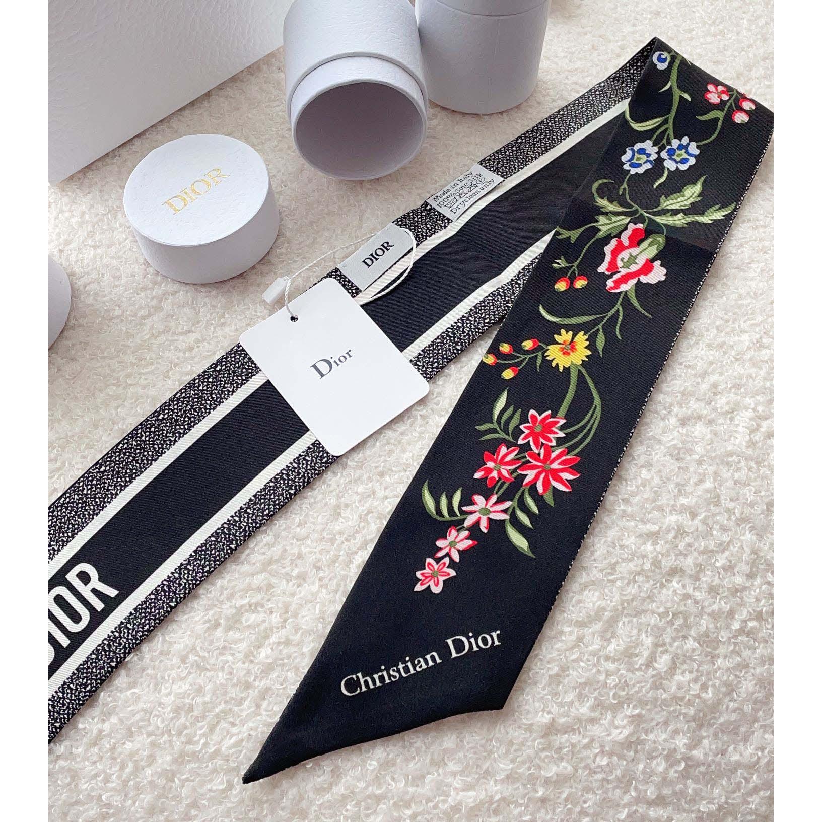 Dior Petites Fleurs Mitzah Scarf - DesignerGu