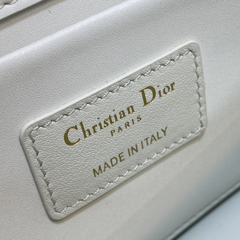 Dior 30 Montaigne Bag - DesignerGu