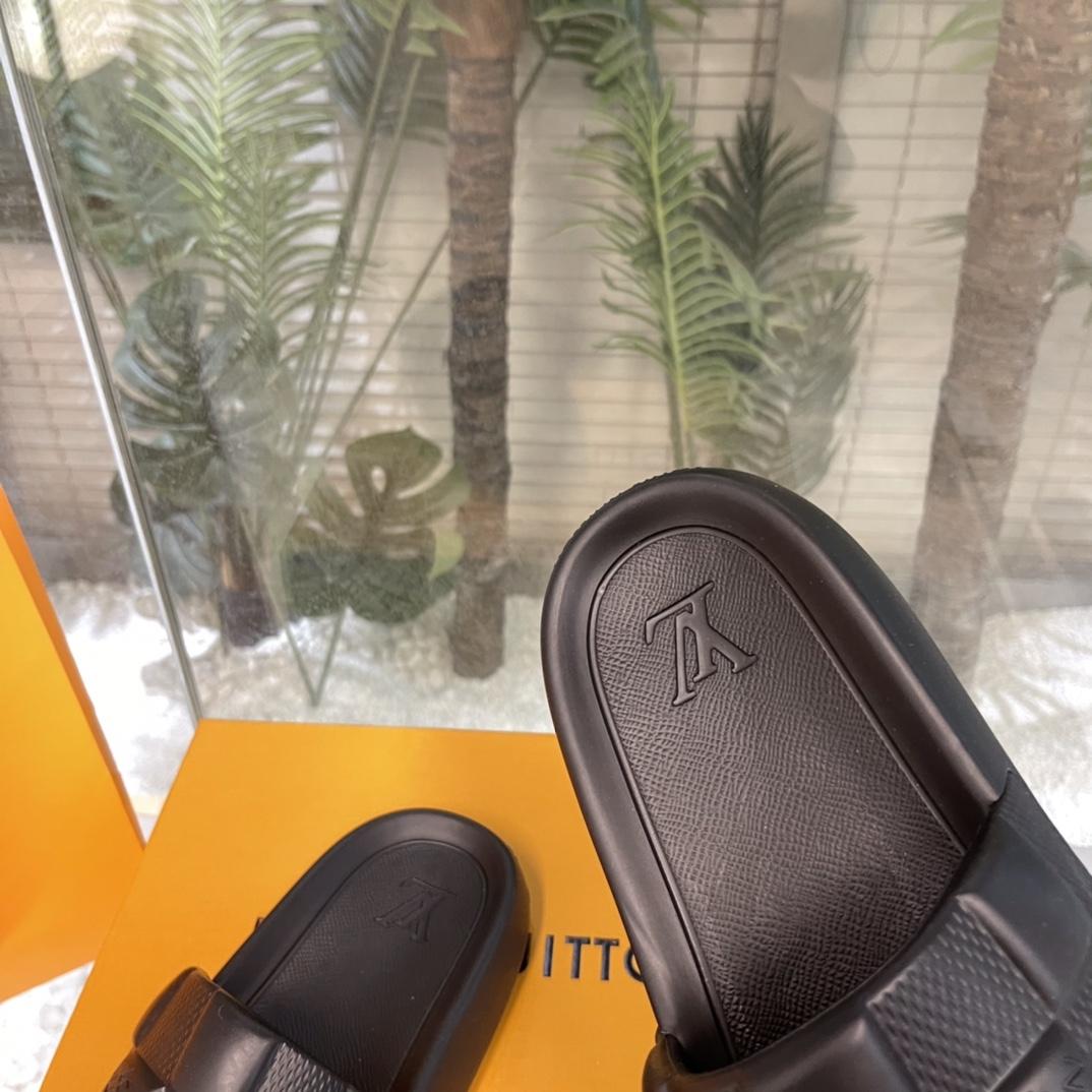 Louis Vuitton Waterfront Mules   1AAR8W - DesignerGu