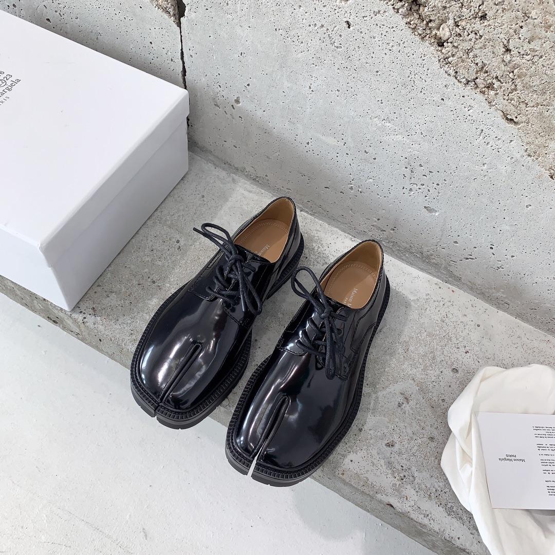 Maison Margiela Tabi Lace-Ups Loafers - DesignerGu