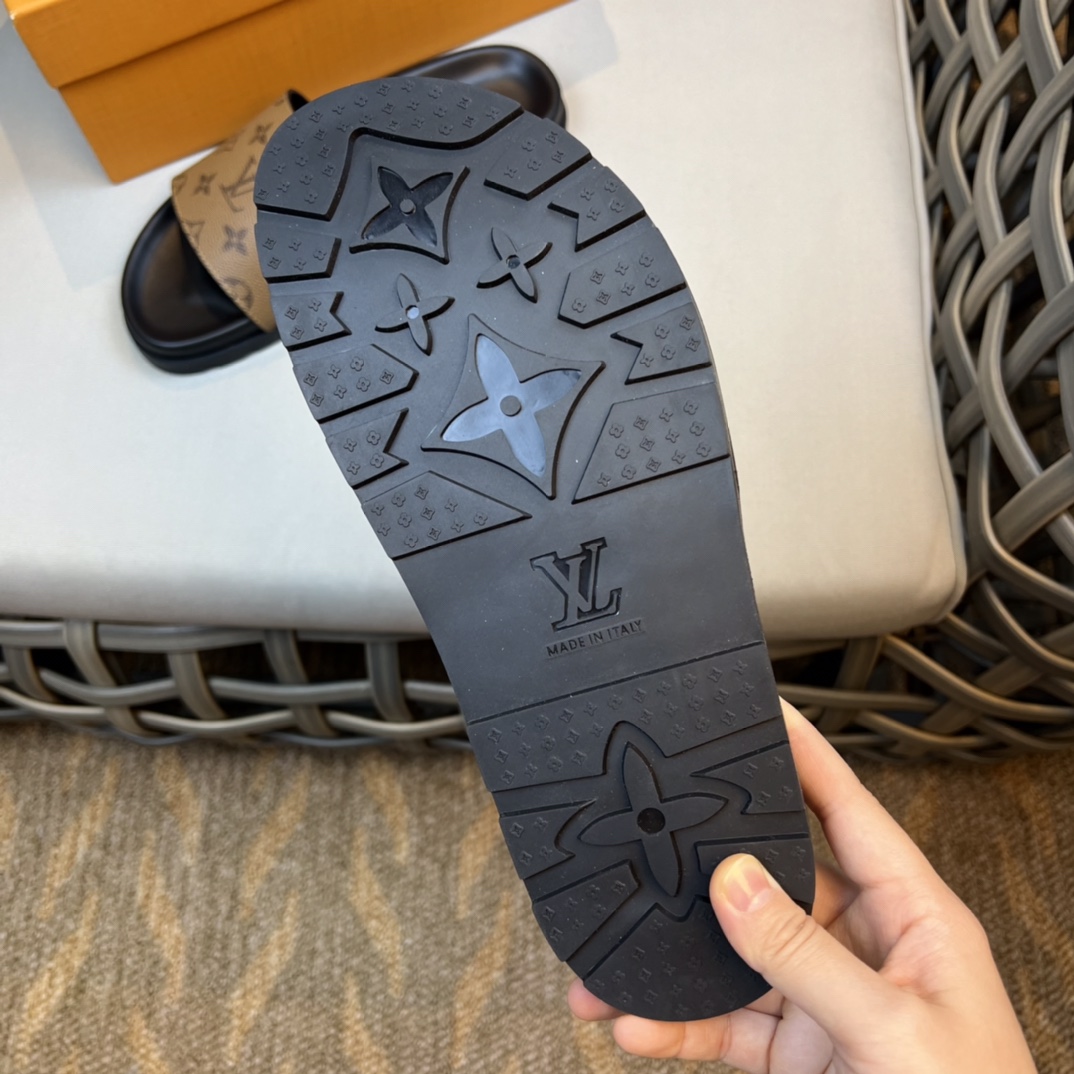 Louis Vuitton Monogram Sandals - DesignerGu