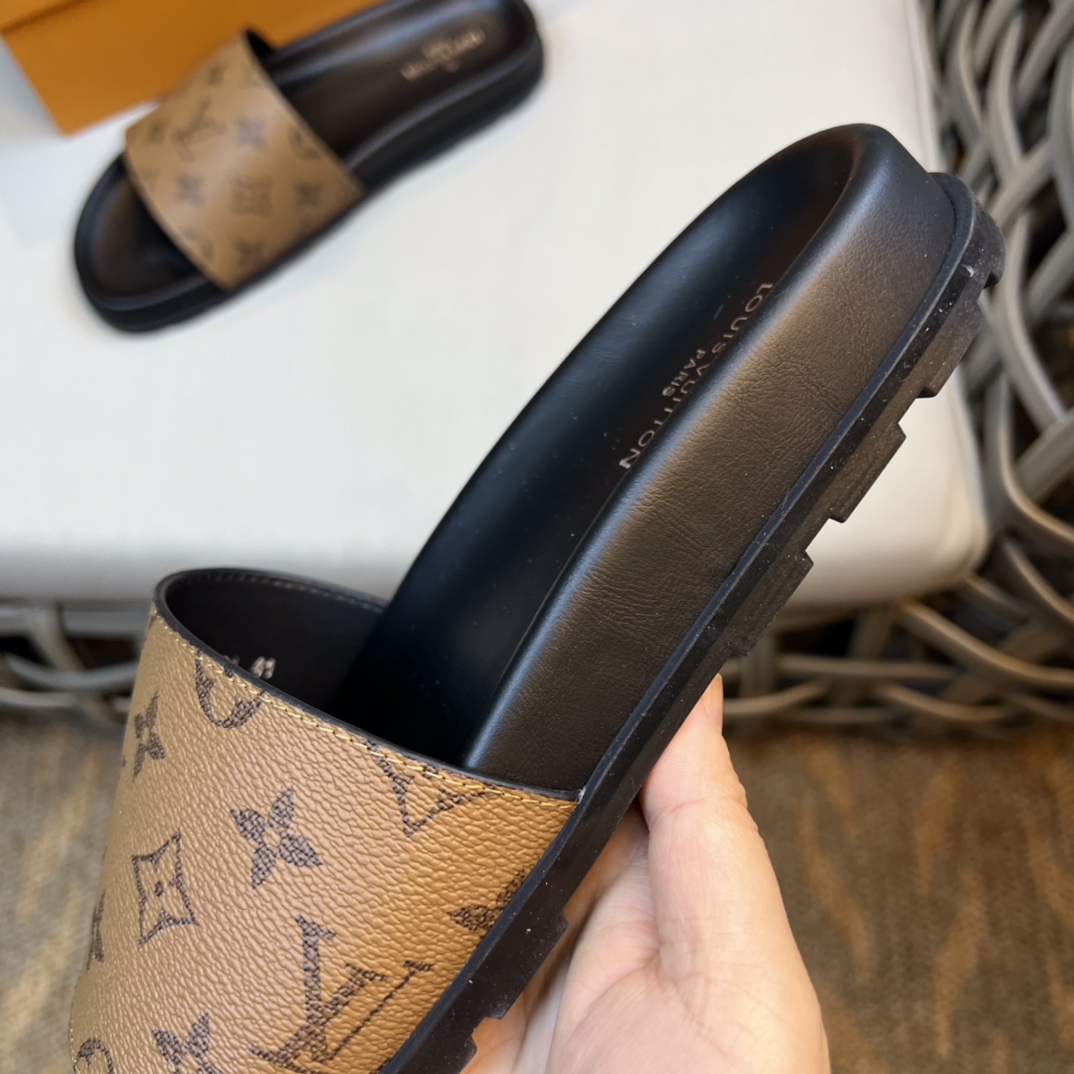 Louis Vuitton Monogram Sandals - DesignerGu