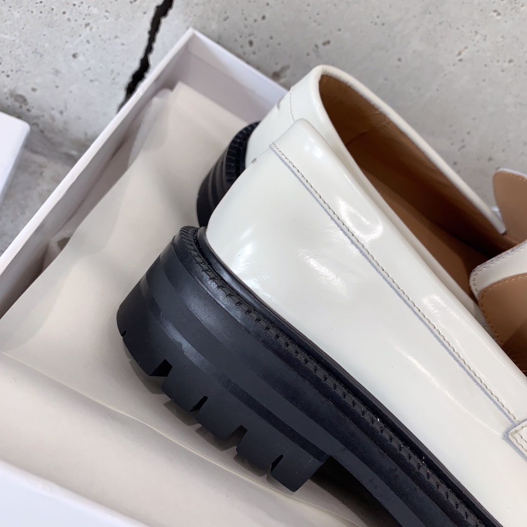 Maison Margiela Tabi Loafers - DesignerGu