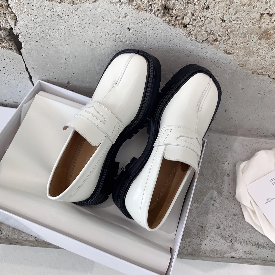 Maison Margiela Tabi Loafers - DesignerGu