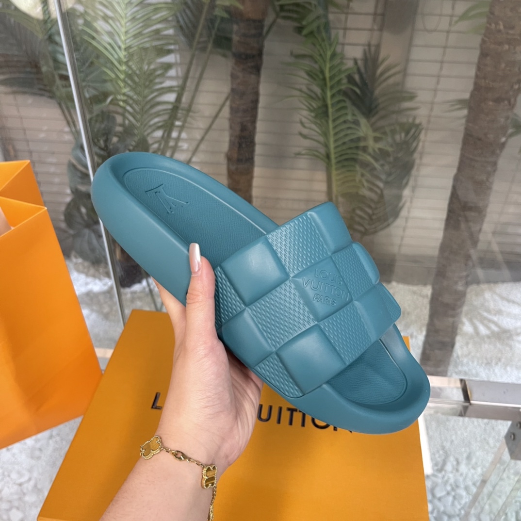 Louis Vuitton Waterfront Mules   1AAR9D - DesignerGu