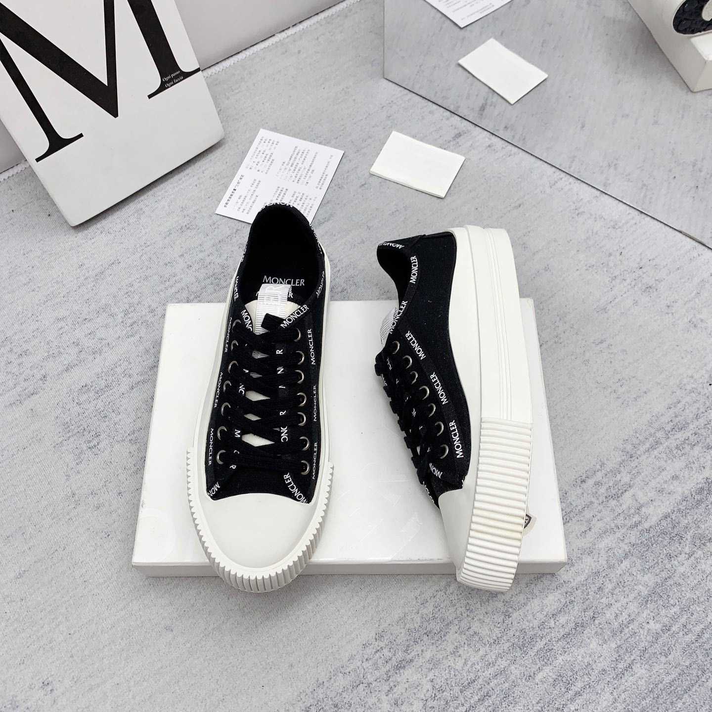 Moncler Glissiere Low-Top Sneakers - DesignerGu