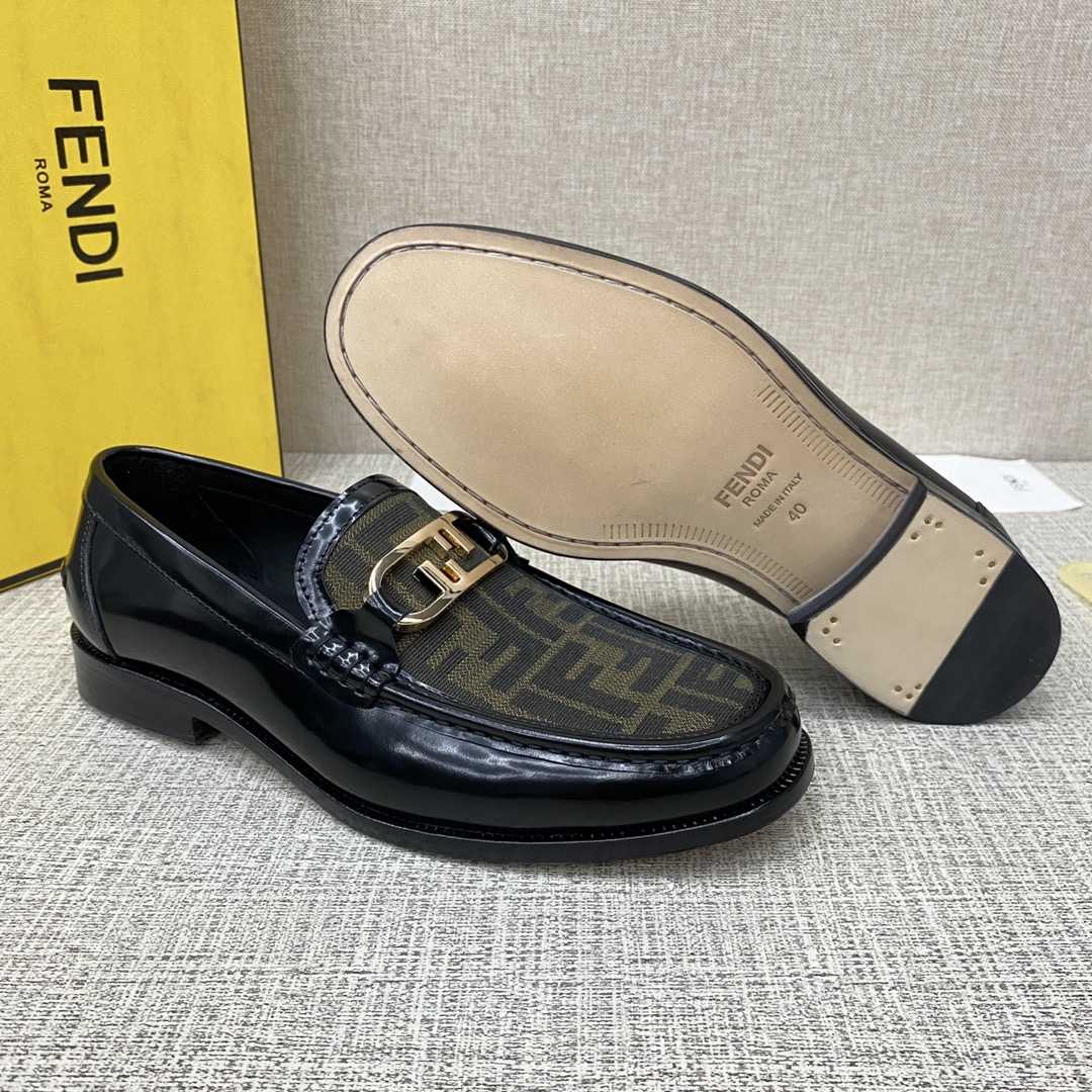 Fendi O-Lock Loafers - DesignerGu