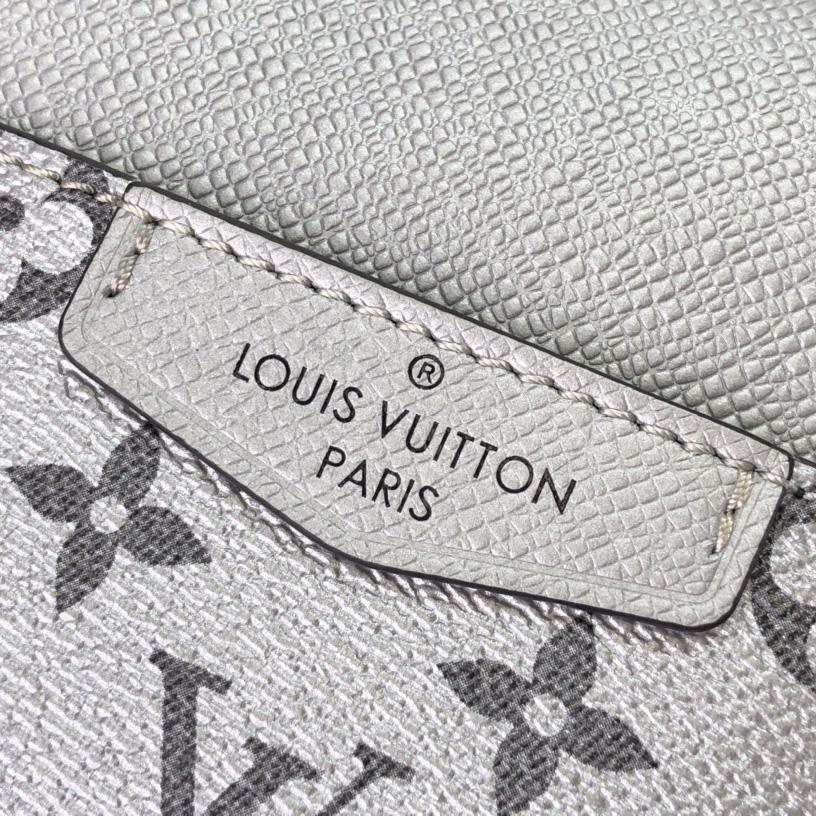 Louis Vuitton Outdoor Slingbag  (13-21-5cm)   M30833 - DesignerGu