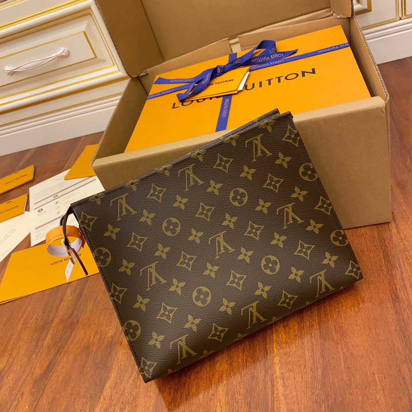 Louis Vuitton Toiletry Pouch (25x20x5.5CM)     M47542 - DesignerGu