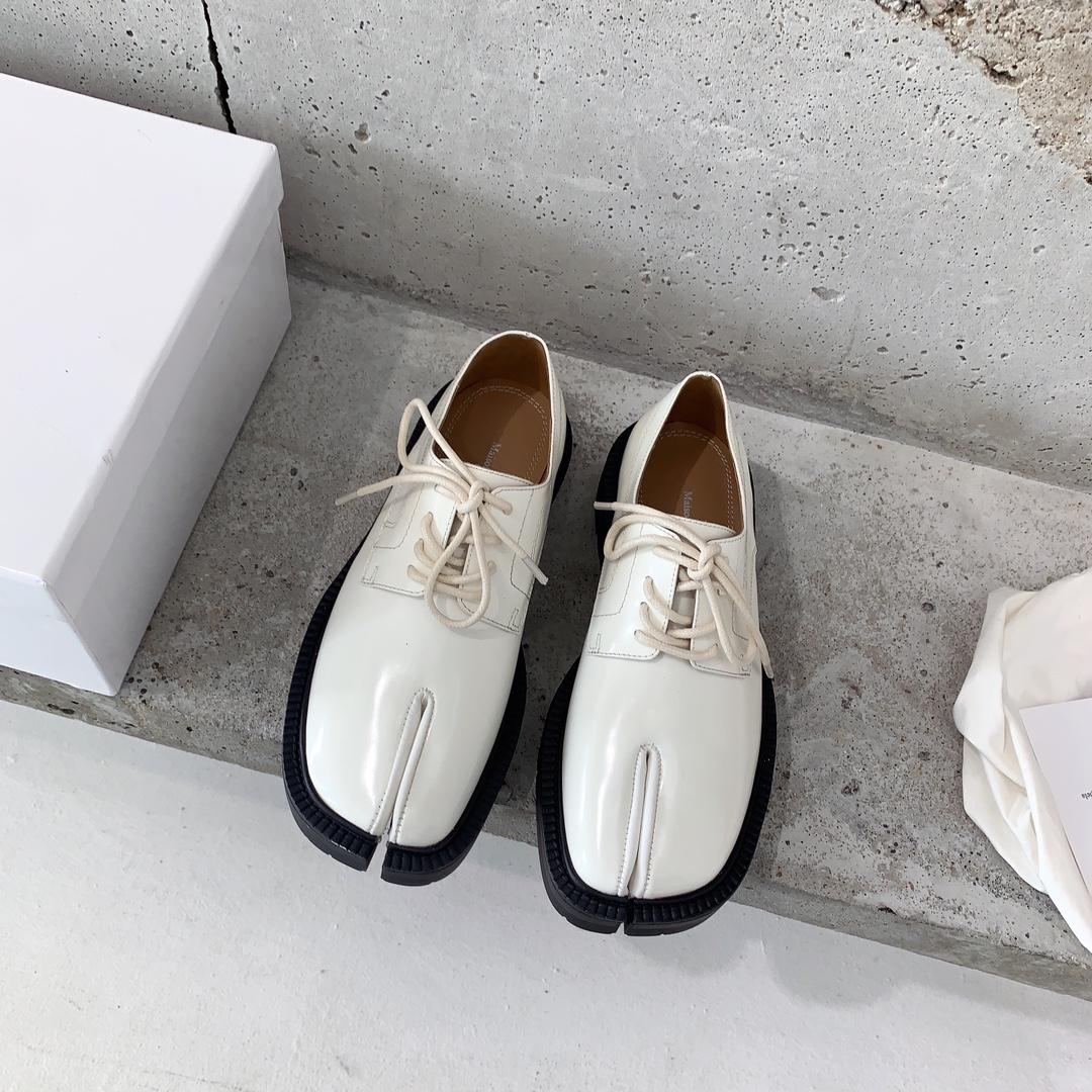 Maison Margiela Tabi Lace-Ups Loafers - DesignerGu