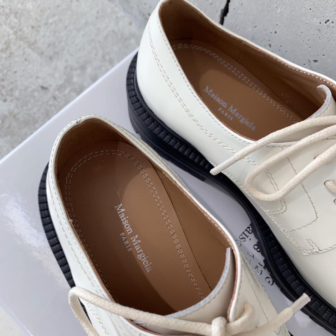 Maison Margiela Tabi Lace-Ups Loafers - DesignerGu