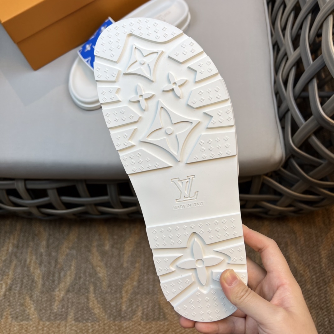 Louis Vuitton Monogram Sandals - DesignerGu