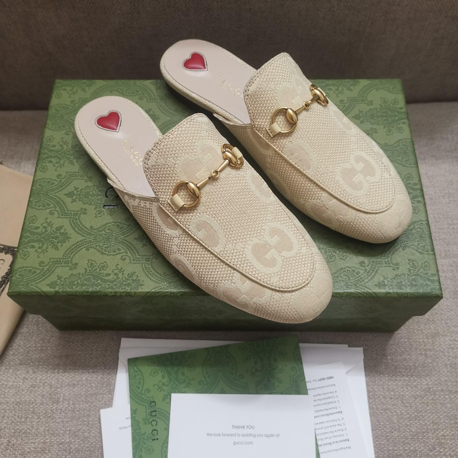 Gucci Women's Jumbo GG Princetown Slipper - DesignerGu