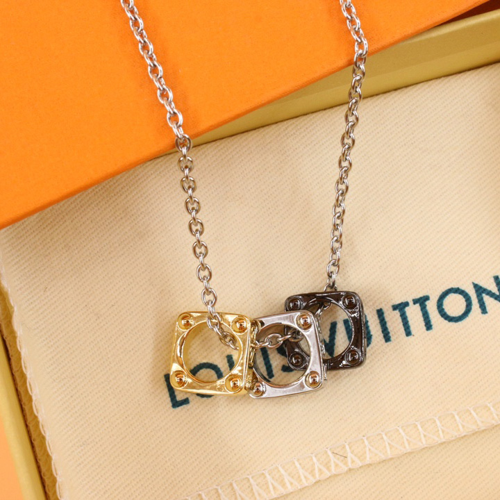 Louis Vuitton Monogram Bold Necklace    M00675 - DesignerGu