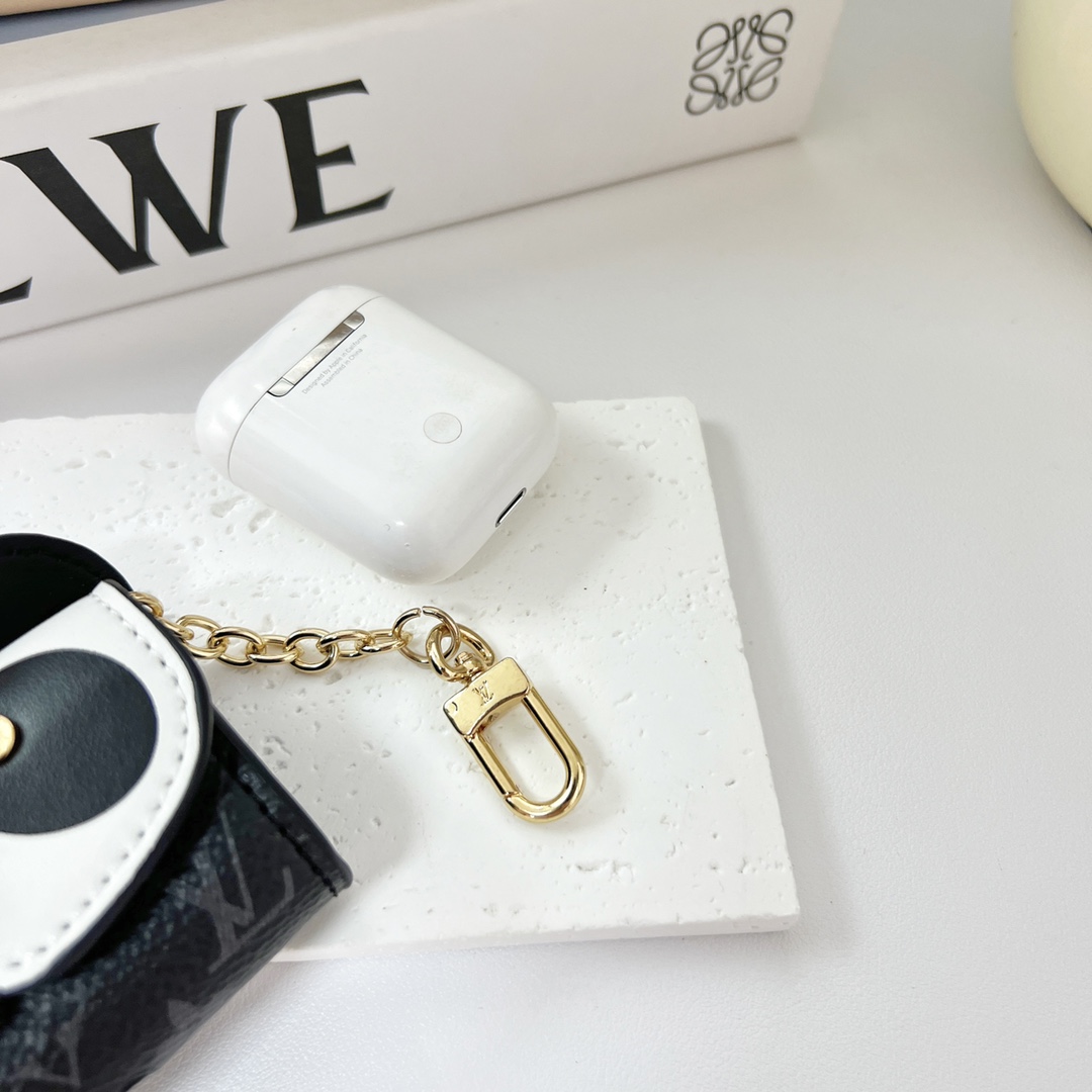 Louis Vuitton Panda Earpods Case    GI0861 - DesignerGu