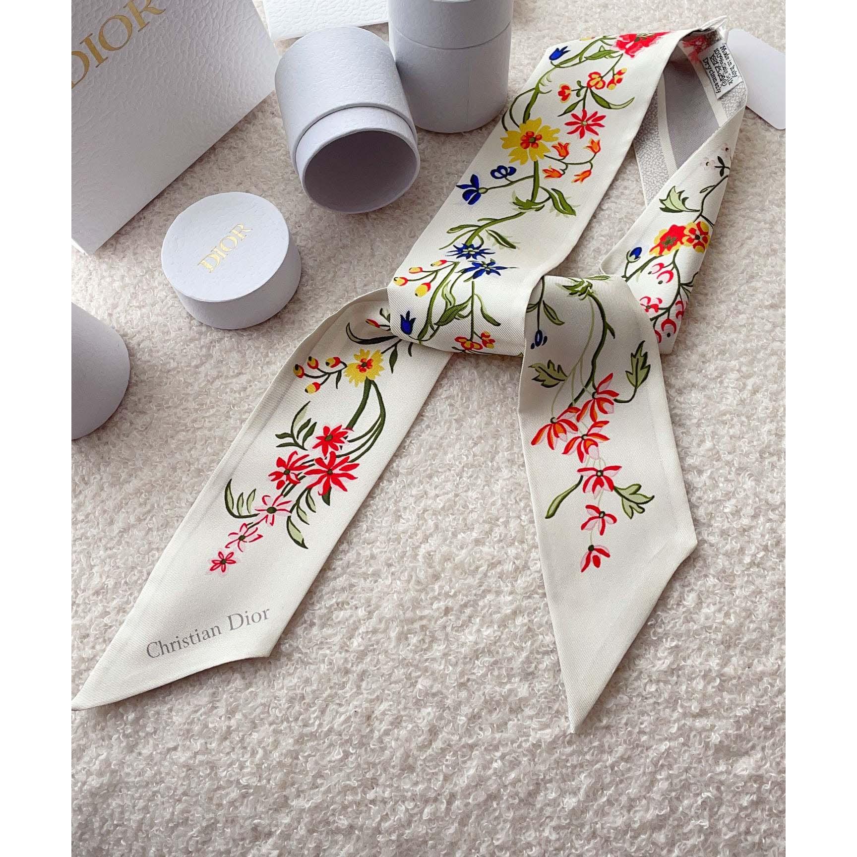 Dior Petites Fleurs Mitzah Scarf - DesignerGu