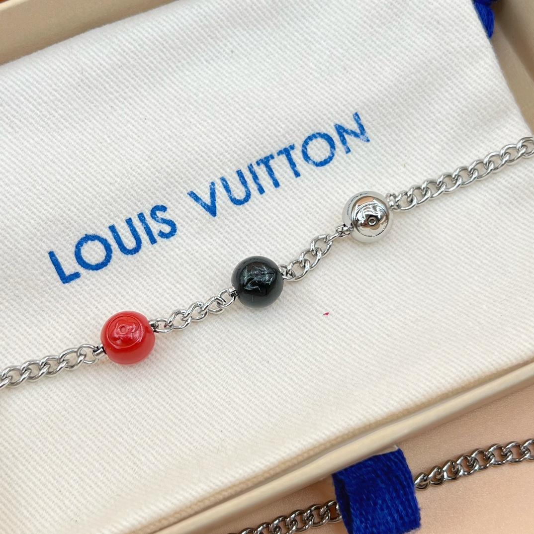 Louis Vuitton LV x YK LV Infinity Dots Pendant     M01089 - DesignerGu