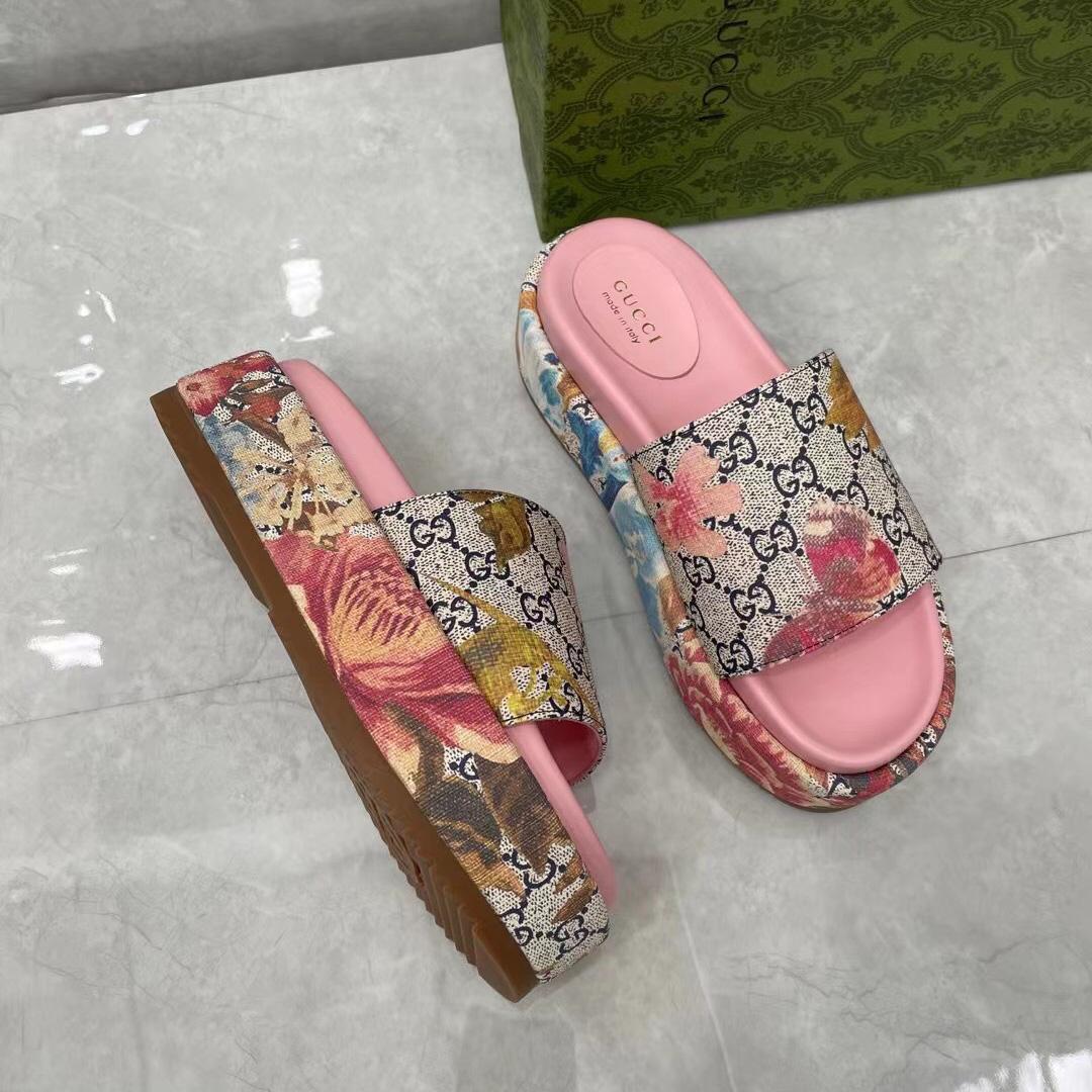 Gucci Online Exclusive Women's Flora Sandal - DesignerGu