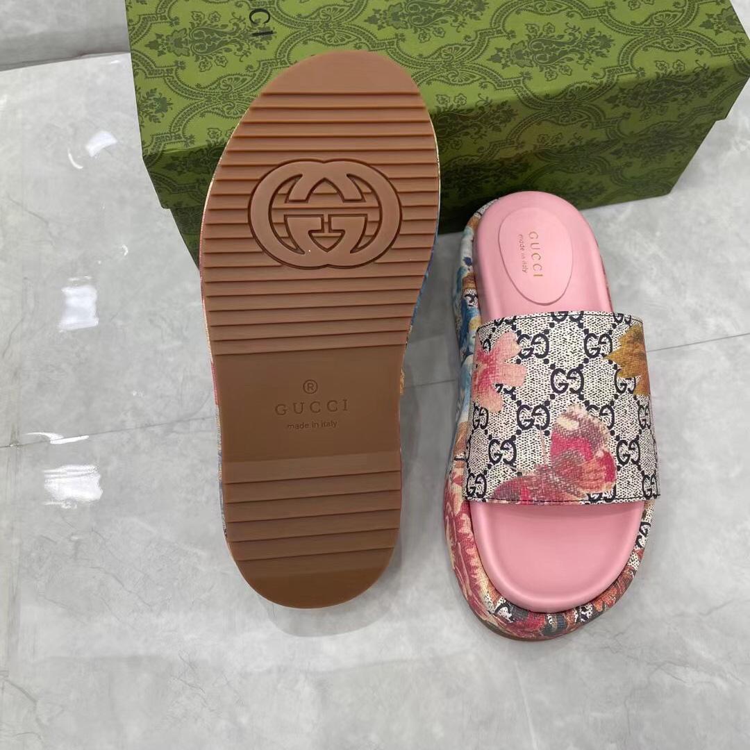 Gucci Online Exclusive Women's Flora Sandal - DesignerGu