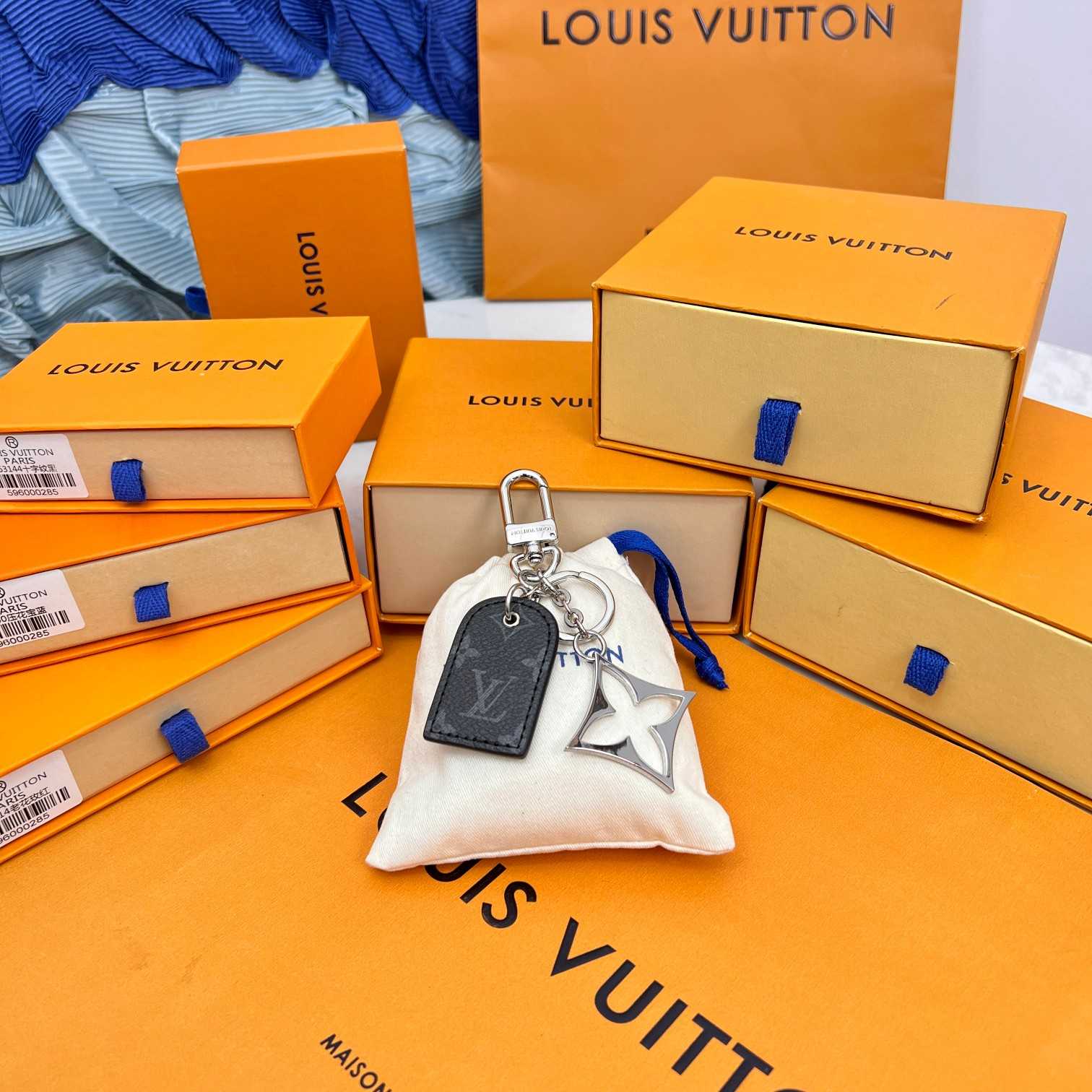 Louis Vuitton LV For You And Me Bag Charm & Key Holder   M00834 - DesignerGu