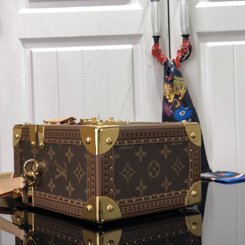 Louis Vuitton Box Monogram Canvas  M10079 - DesignerGu