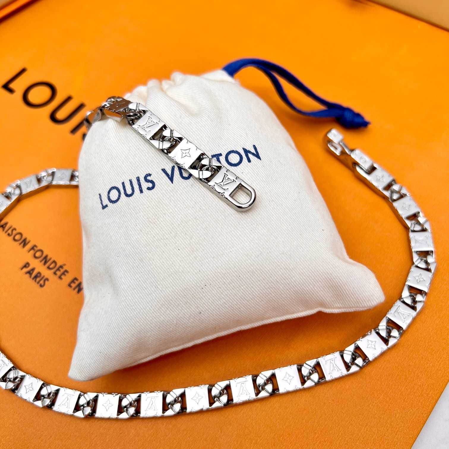 Louis Vuitton Monogram Tied Up Necklace    M00919 - DesignerGu