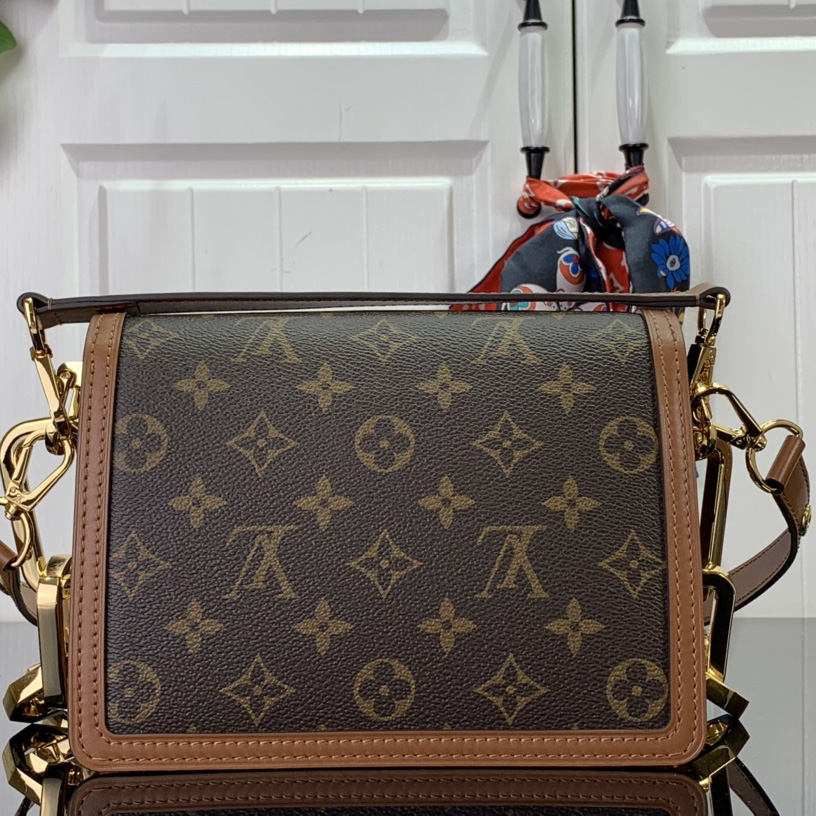 Louis Vuitton Mini Dauphine Lock XL      M46537 - DesignerGu