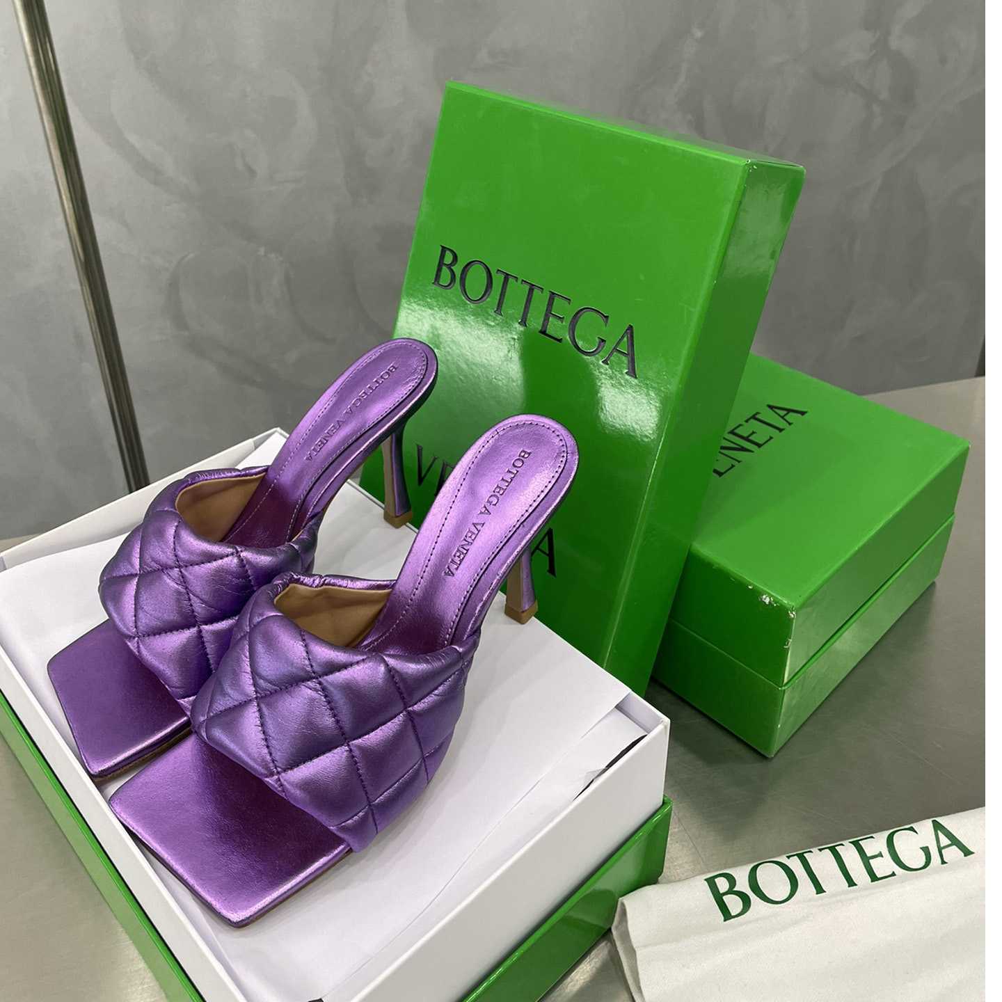 Bottega Veneta Padded Mule - DesignerGu