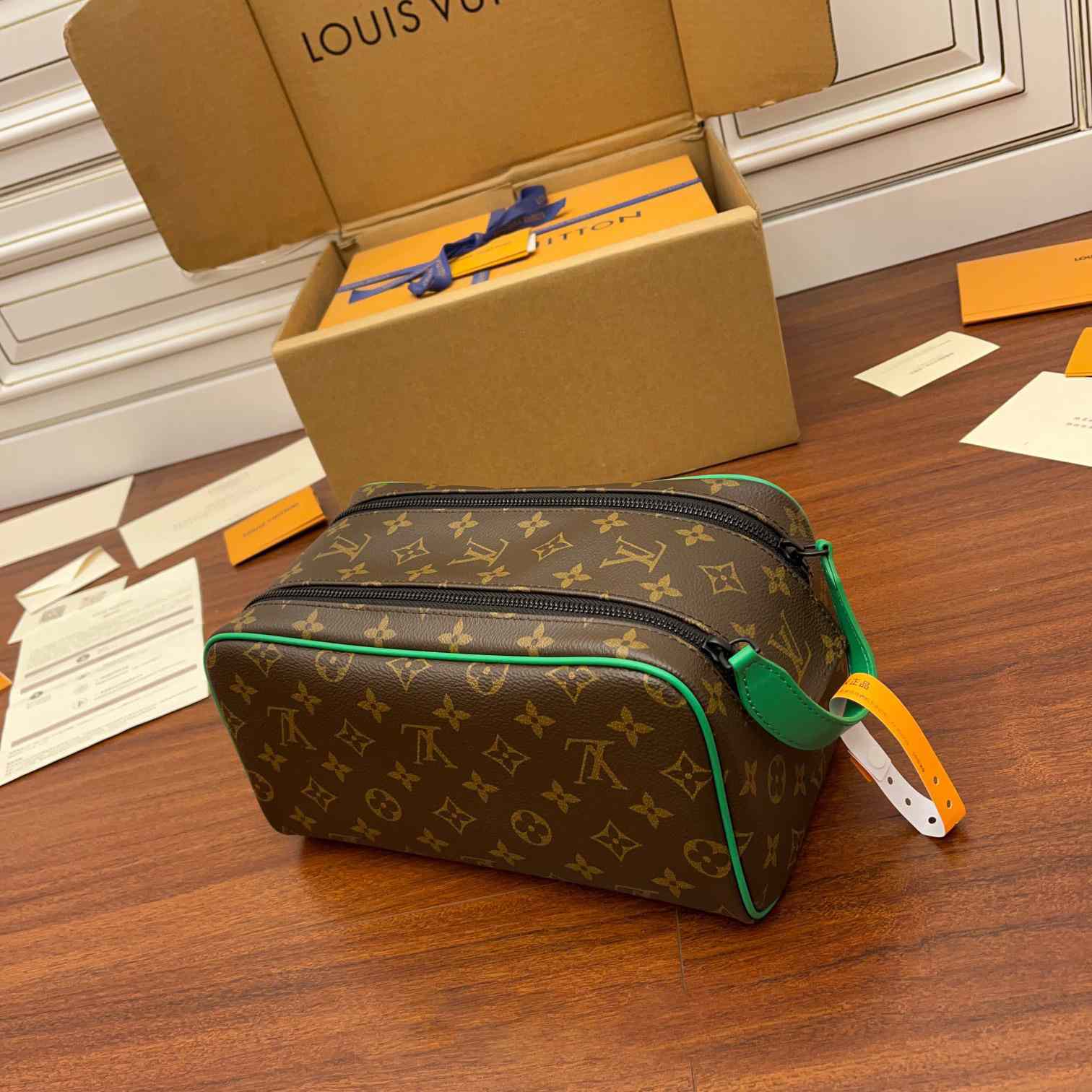 Louis Vuitton Dopp Kit Toilet Pouch   M46253 - DesignerGu