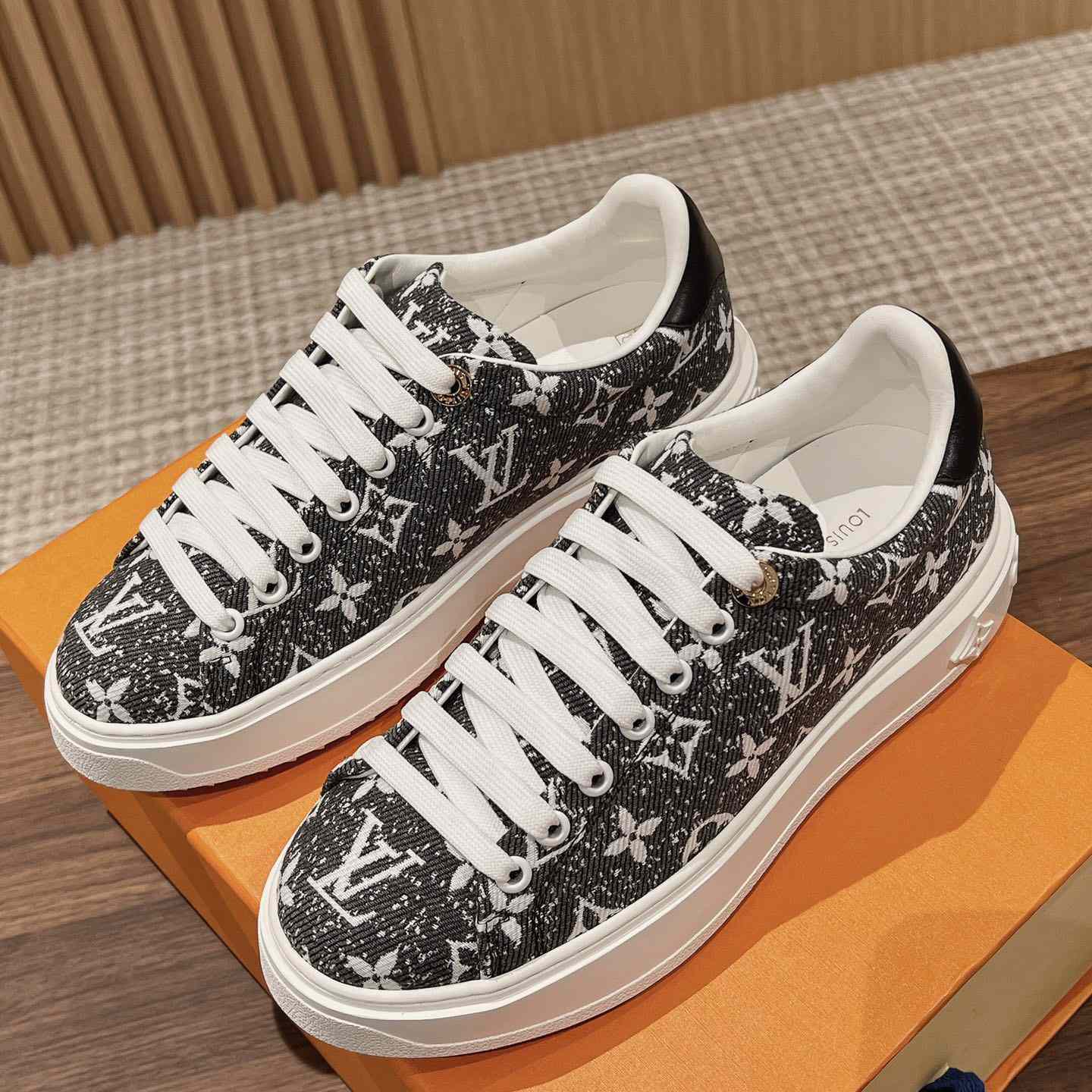 Louis Vuitton Time Out Sneaker (upon uk size)    1AAW2M - DesignerGu