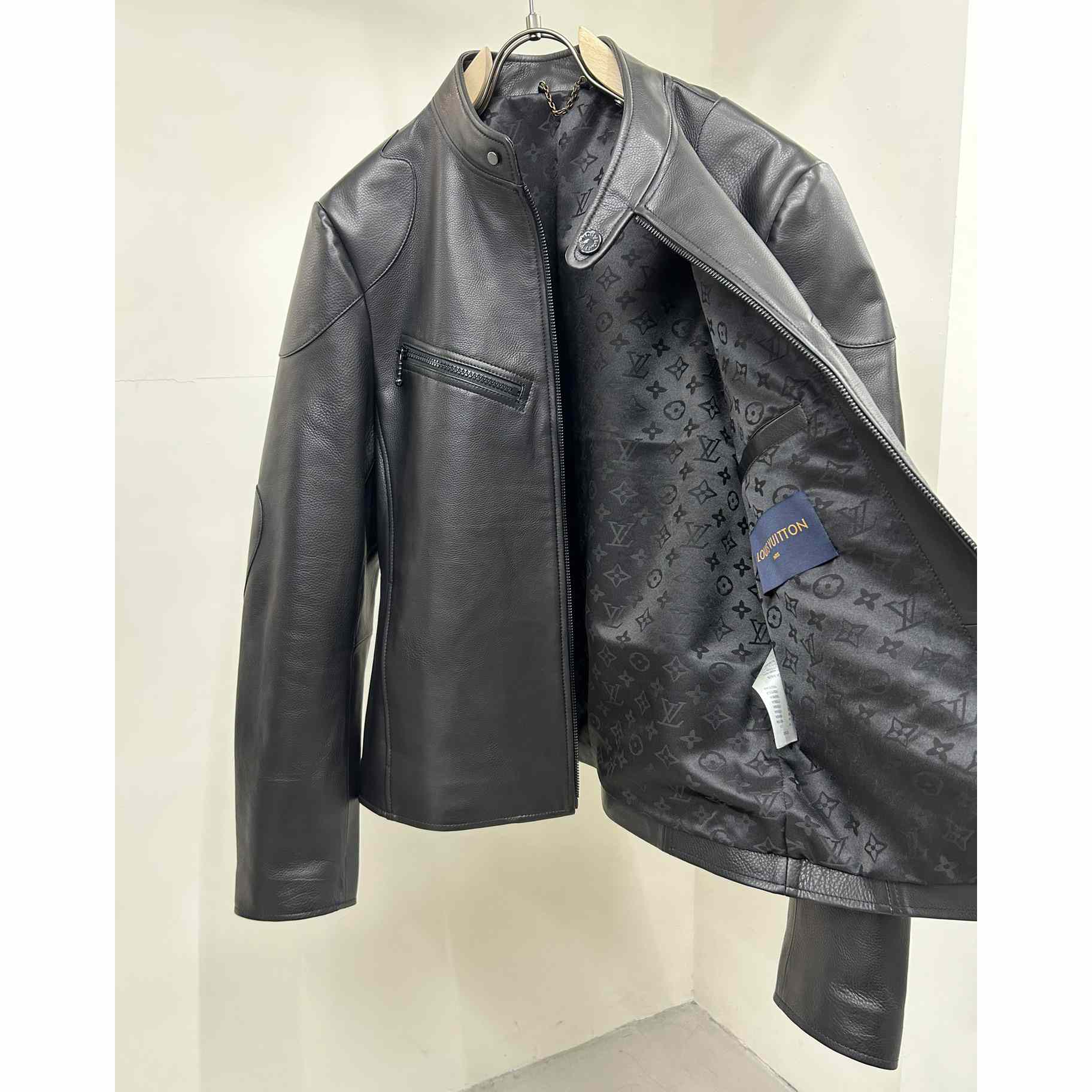 Louis Vuitton Original Leather Biker      1A8I30 - DesignerGu