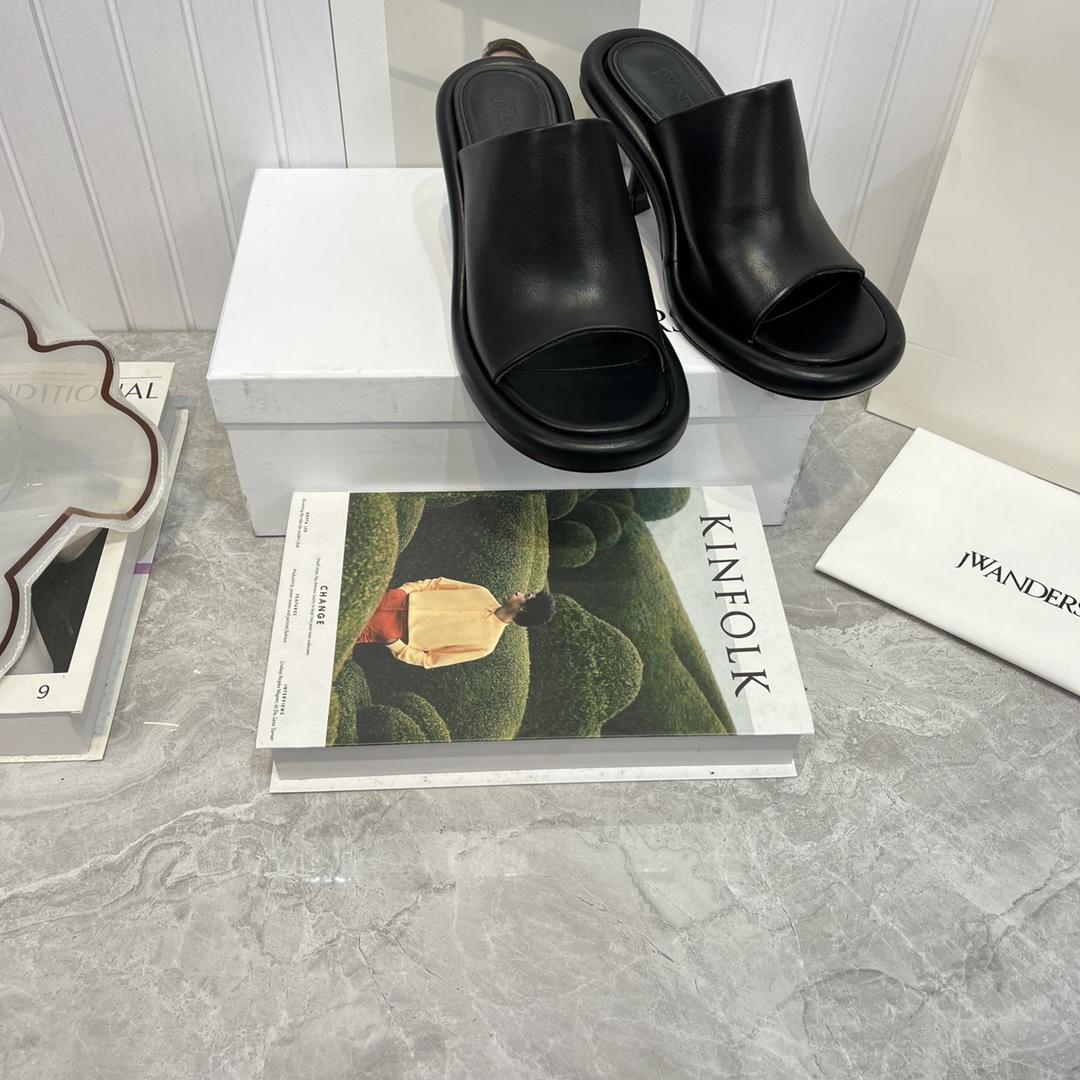 Jw Anderson Bumper-Tube Leather Mules - DesignerGu