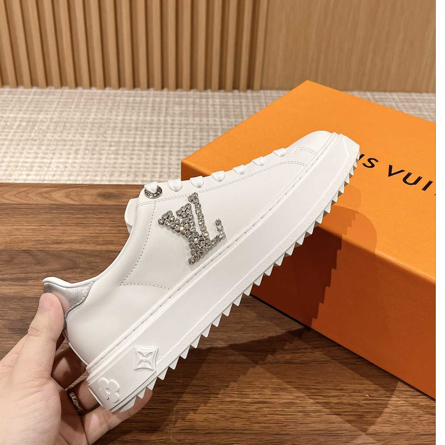 Louis Vuitton Time Out Sneaker (upon uk size)    1AAW10 - DesignerGu