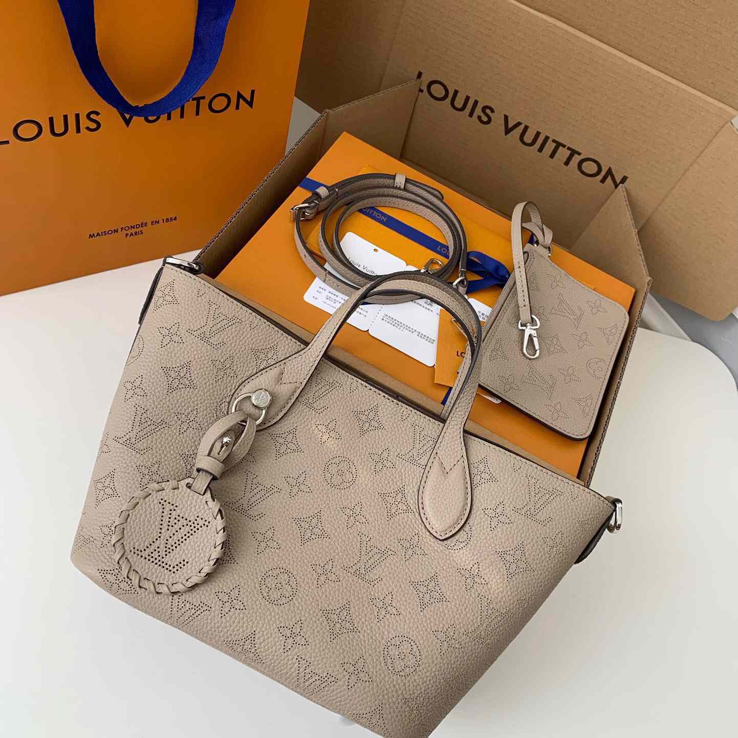 Louis Vuitton Blossom PM   M21849 - DesignerGu