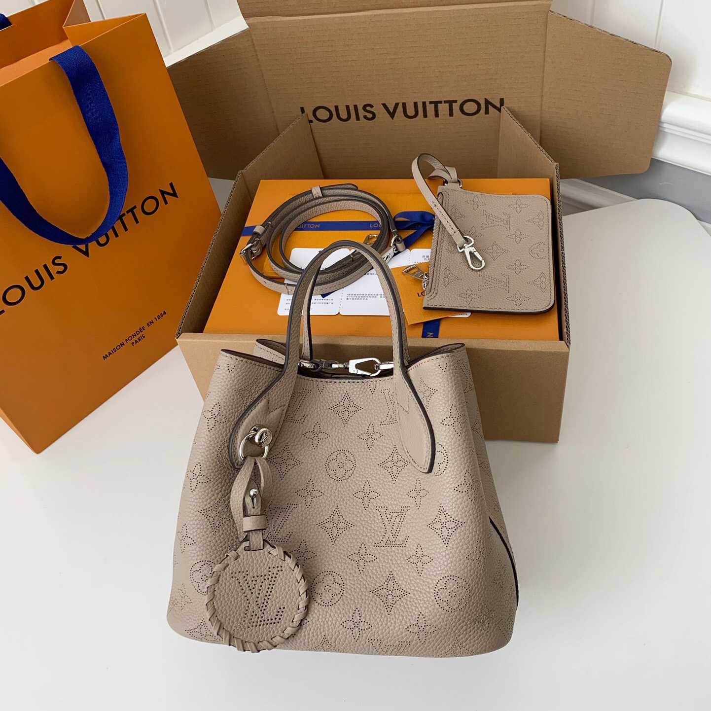 Louis Vuitton Blossom PM   M21849 - DesignerGu